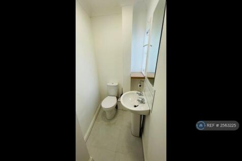 Flat 9 Shower Room