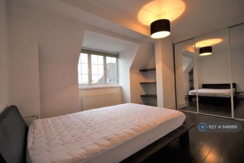 Master Bedroom (Large Double With Ensuite)