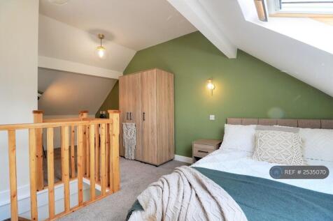 Bedroom 4 (Attic)
