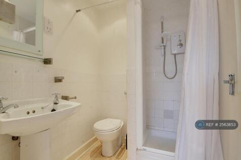 Ensuite Toilet 
