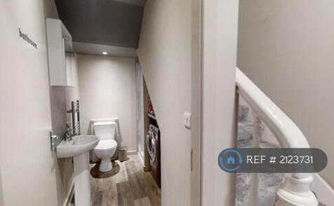 Ground Floor Shower Room With Modern Washer/Dryer
