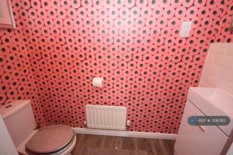 Toilet (Ground)