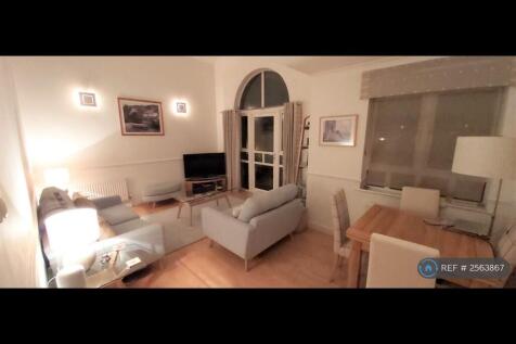 Living Room (Previous Tenancy)