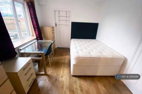 Double En Suite Garden Facing  - Double Bed