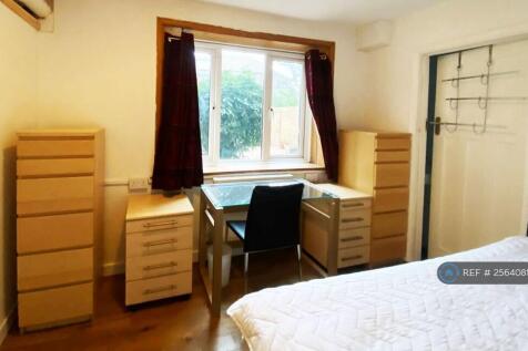 Double En Suite Garden Facing  - Double Bed