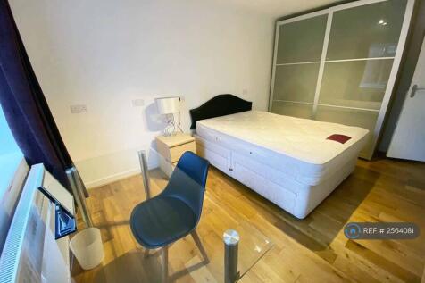 Large Double Park Facing - King-Size Bed