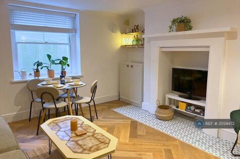Living Room 4