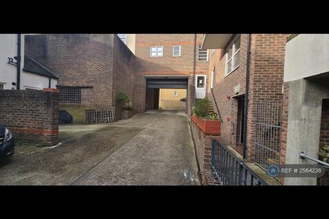 Private Parking Through Gate