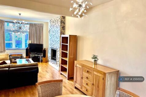 Living Room/ Dining Room 