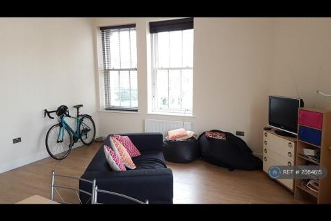 Spacious Bright Living Area 