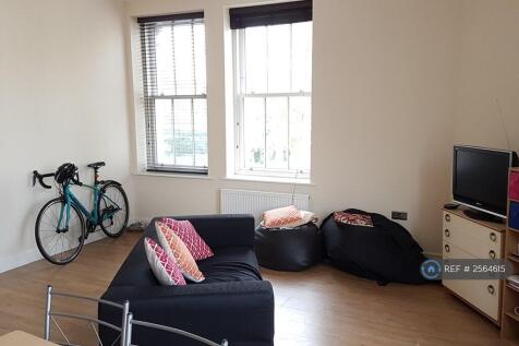 Spacious Bright Living Area 