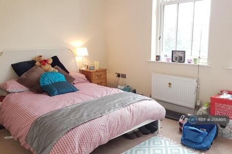 Room 1 Bright Spacious Double Bedroom - Furnished 