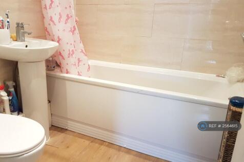 Large Bathroom Area With Shower &amp; Tub 