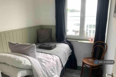 Main House Small Bedroom