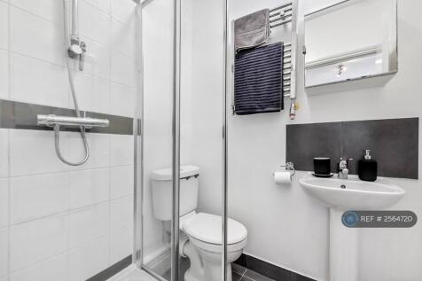 Room 2 - Ensuite 
