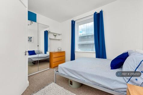 Room 4 - Fully Furnished 
