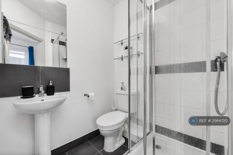 Room 4 - Ensuite 