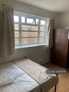 Room 2 - Fully Furnished, Large Windows 