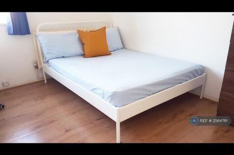 Room 3 - Fully Furnished 