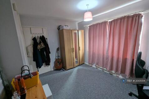 Double Bedroom (Back)