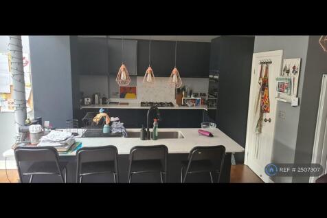 Shared Kitchen / Dining Room 
