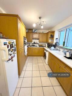 Kitchen Picture 3