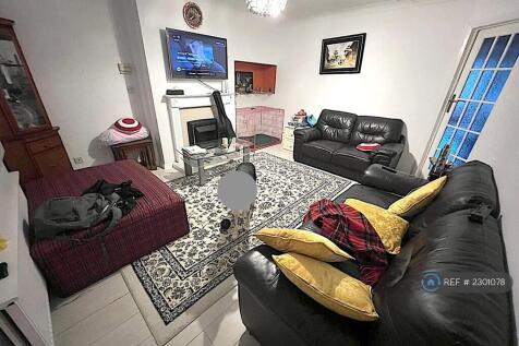 Living Room Picture 2