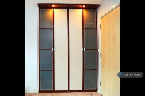 Bedroom 2 Wardrobe