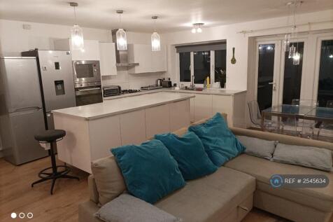 Open Plan Kitchen/.Living