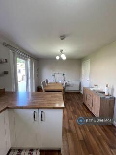Kitchen Dining Pic 2