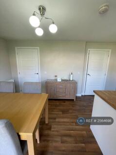 Kitchen Dining Pic 3