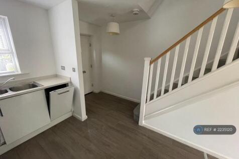 Kitchen/Entrance