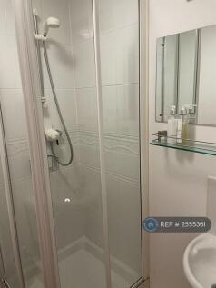 Shower En-Suite