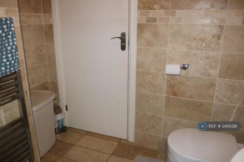 Bathroom (Main)