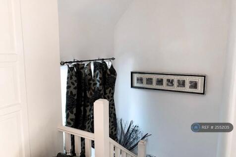 Corridor (Upstairs) 