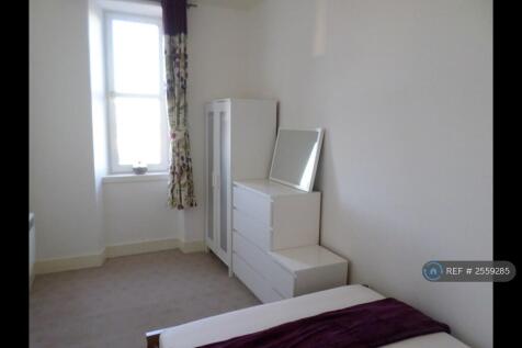 Bedroom 1 (Alt Angle)
