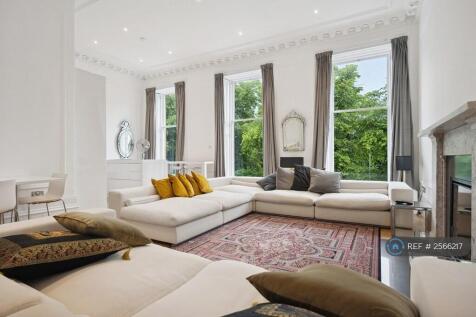 Lounge / Kitchen