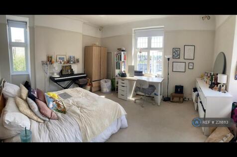 Bedroom 3 (Reception Room)