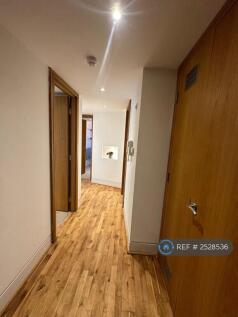 Entrance/ Corridor 