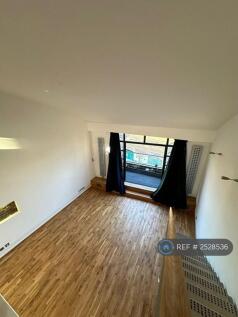Living Room/ Patio