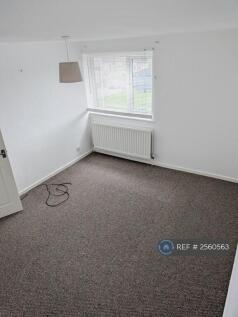 Bedroom 2 (Large)