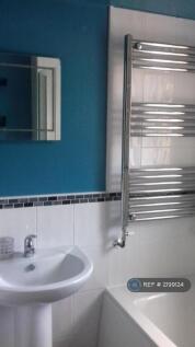 Bath/Shower Room