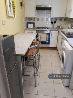 Very Well Equipped Kitchen w.Washing Machine