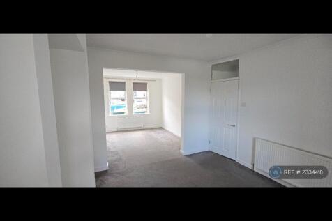 Sitting Room / Dining Room