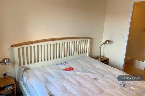 Main Bedroom With Super Kingsized Bed