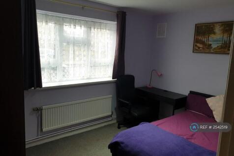 Spaciously Furnished Double Room