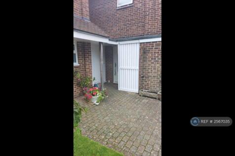 Front Area With Bike Storage And Bin Cupboard