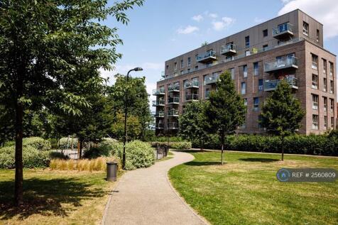 Ashview Apartments And Adjacent Park