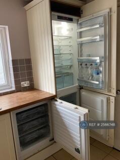Plenty Of Storage For Fresh And Frozen Food