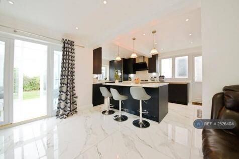 Living Room/Kitchen